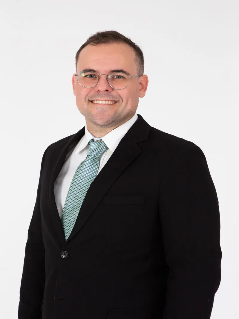 Dr. Arthur Frazão — Especialista em Glaucoma e Catarata · Oculare Medical Center Caruaru
