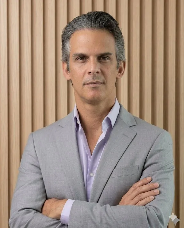 Dr. Getúlio Cardoso — Oftalmologista especialista em catarata em Caruaru